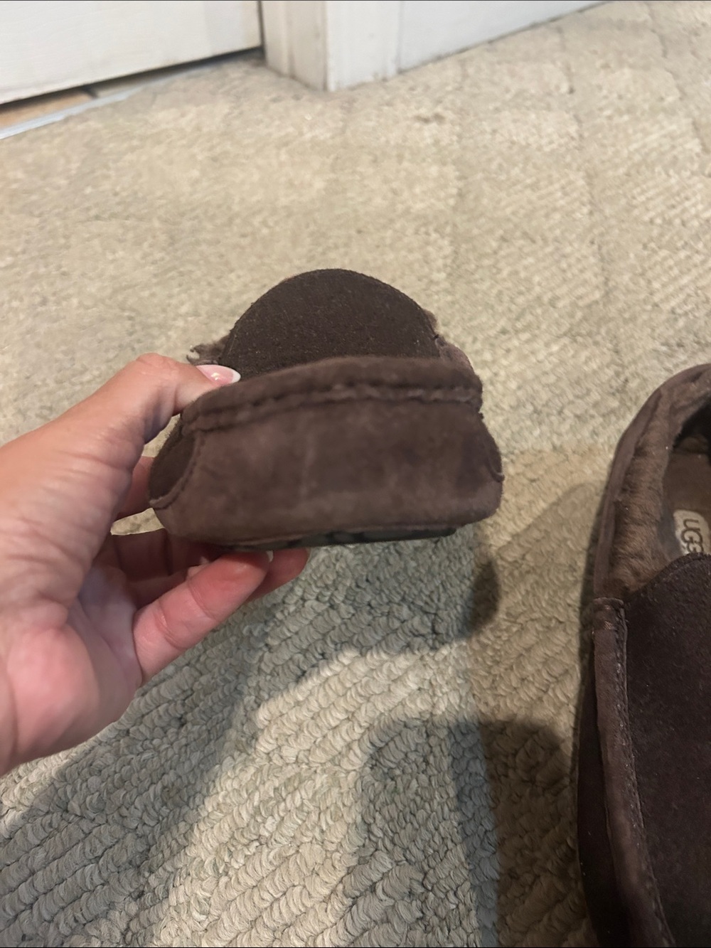UGG ASCOT Men's Brown Suede Moccasin Slipper - Plush Lined Comfort - Picture 16 of 16